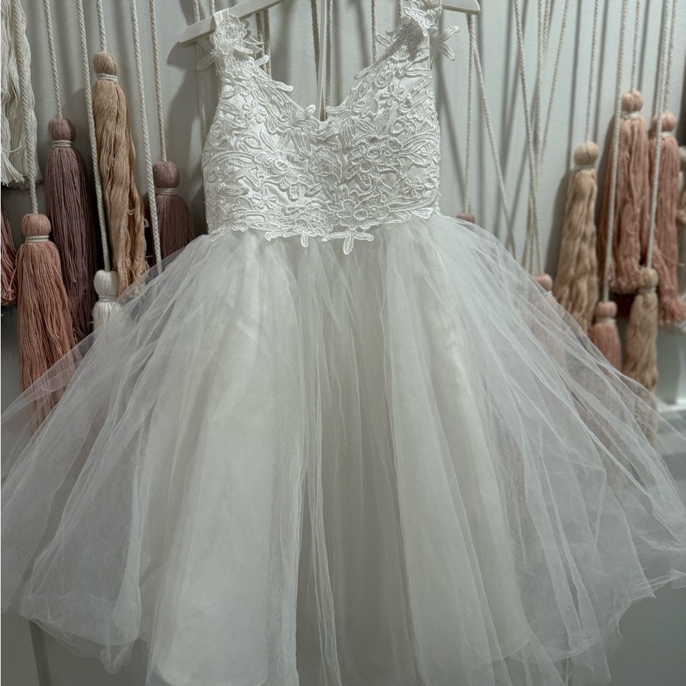 Elegant White Lace Kids Dress